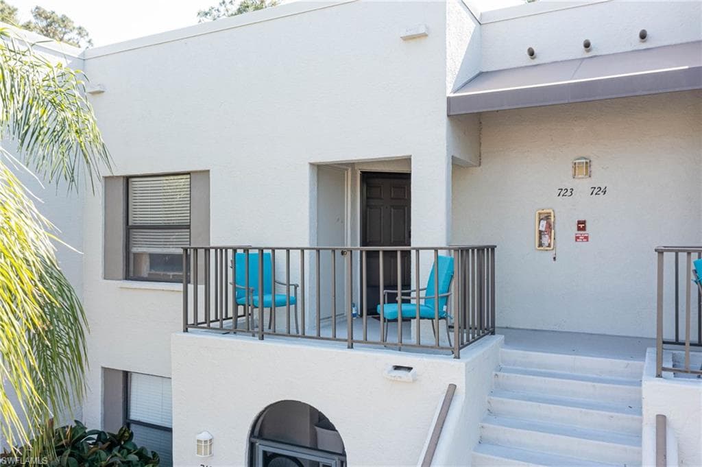 3323 Olympic DR # 723, NAPLES FL 34105-1