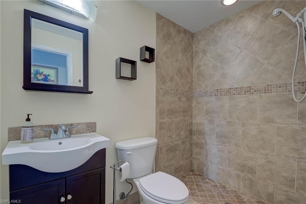 3323 Olympic DR # 723, NAPLES FL 34105-21