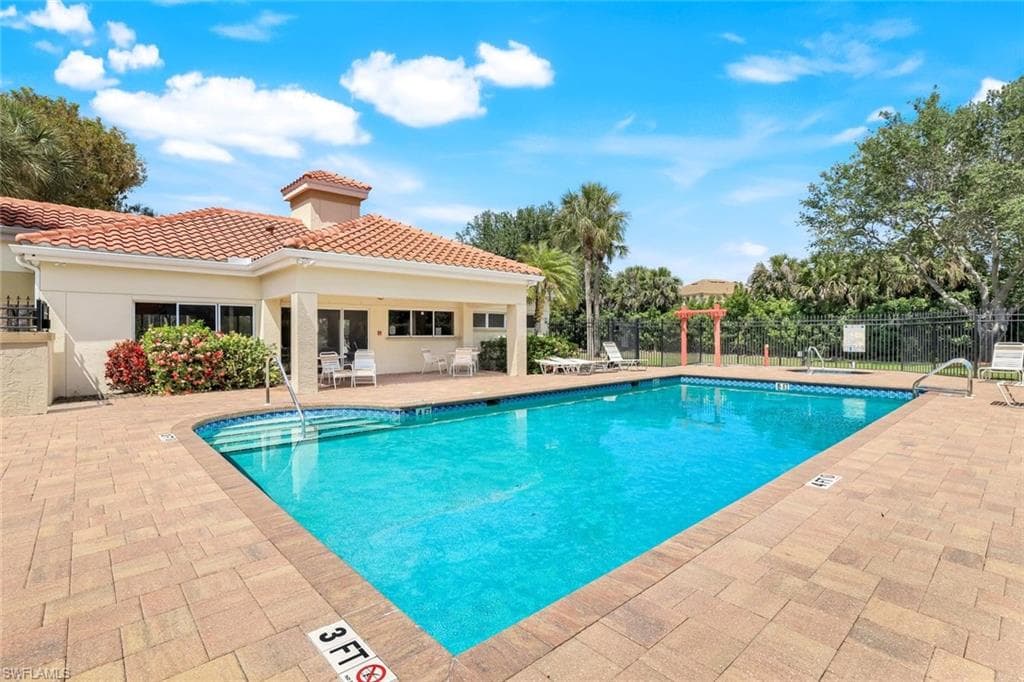 156 Sabal Lake DR, NAPLES FL 34104-17