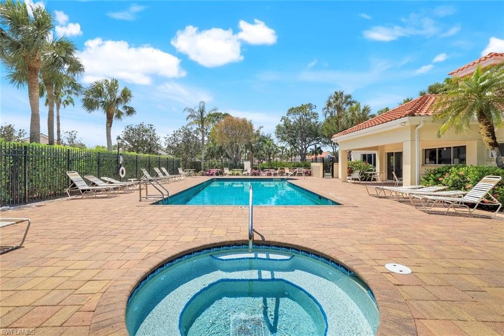 156 Sabal Lake DR, NAPLES FL 34104-18