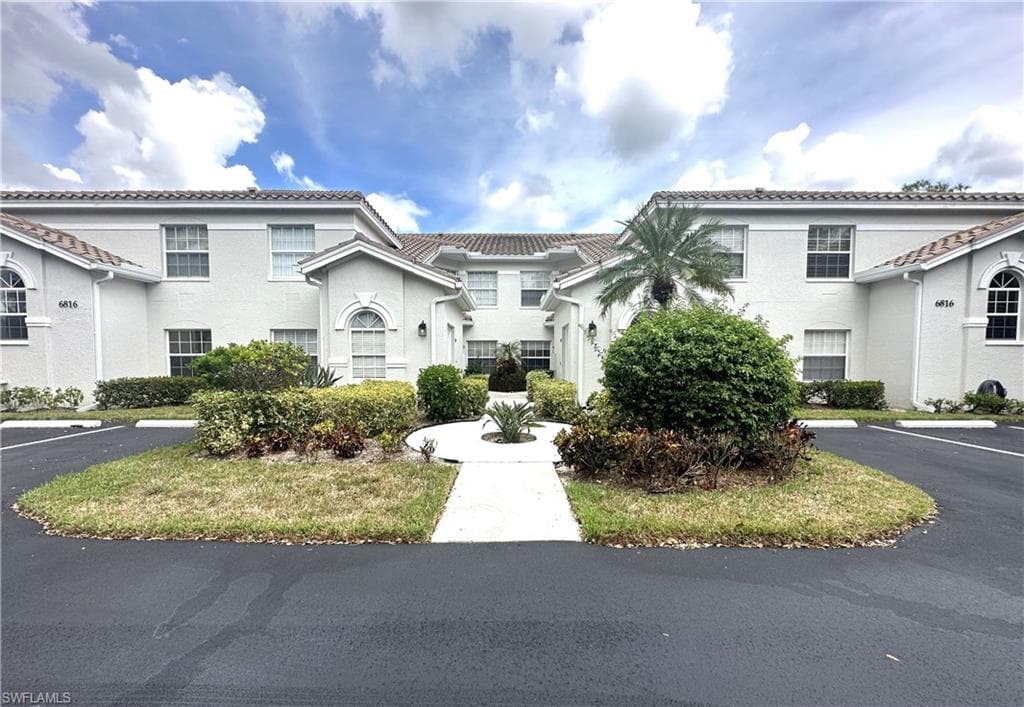 6816 Satinleaf RD S # 102, NAPLES FL 34109-1