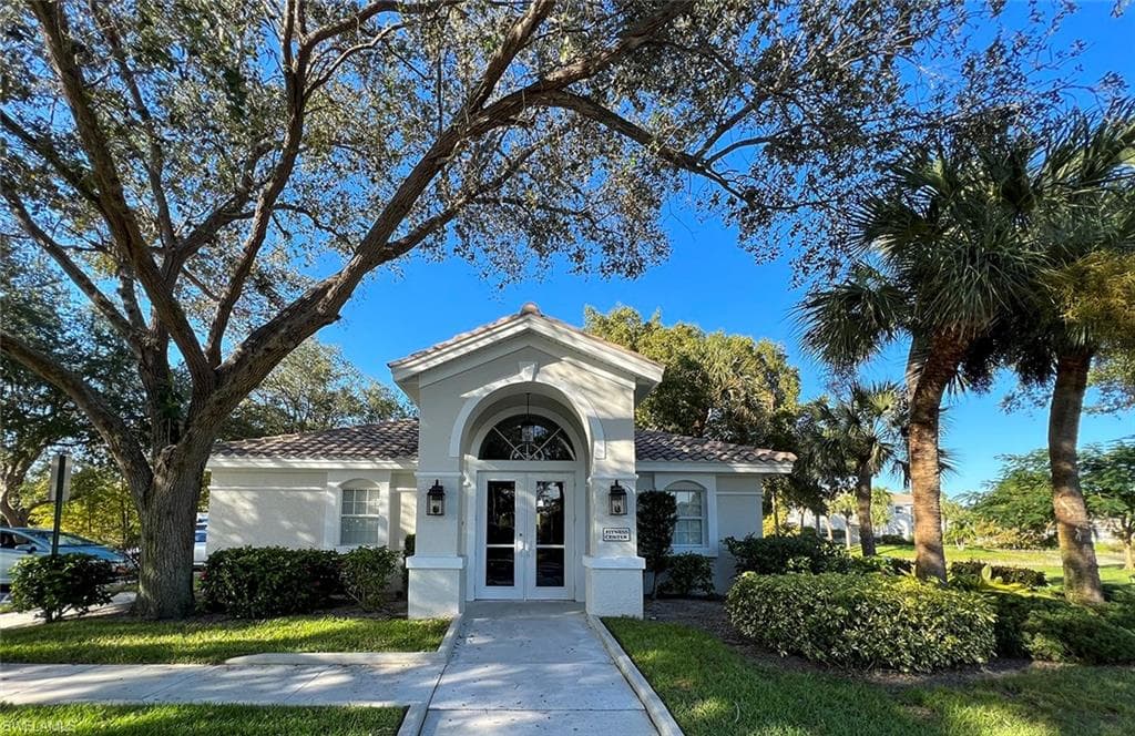 6816 Satinleaf RD S # 102, NAPLES FL 34109-29