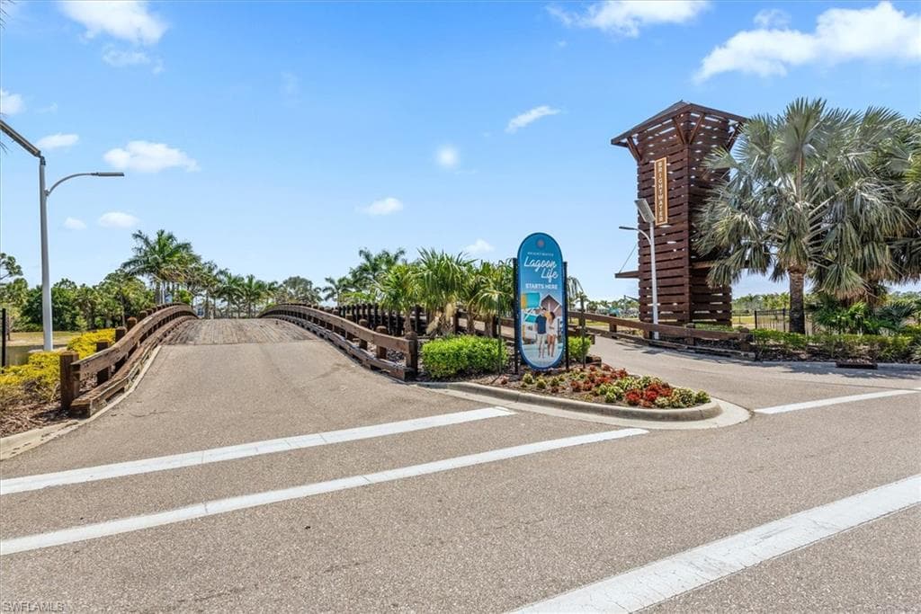 8813 Swell Brooks CT, NORTH FORT MYERS FL 33917-28