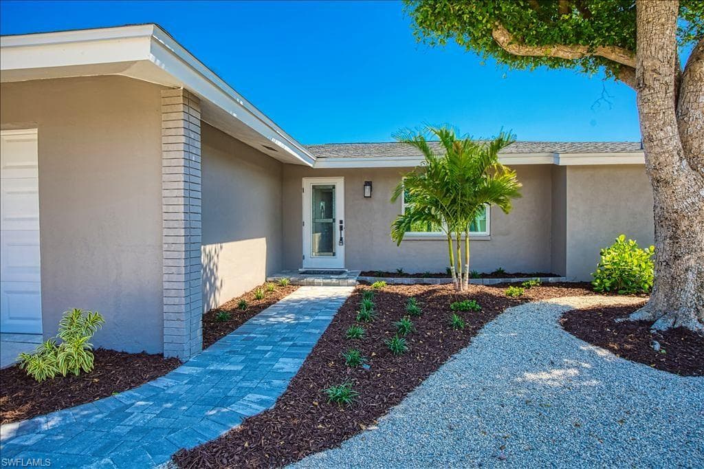 446 Lake Murex CIR, SANIBEL FL 33957-4