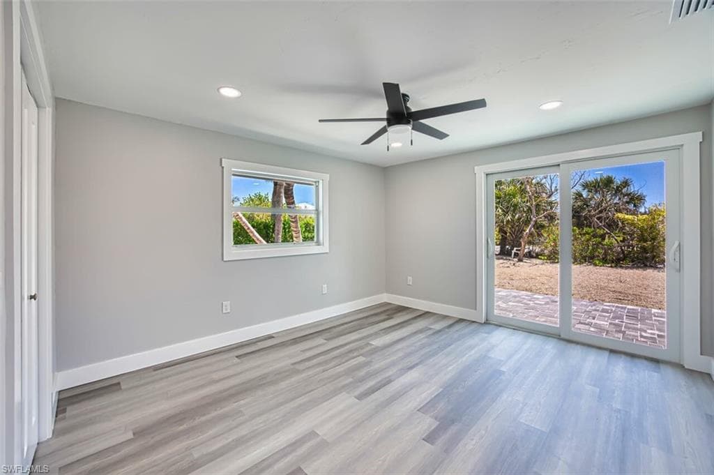 446 Lake Murex CIR, SANIBEL FL 33957-24