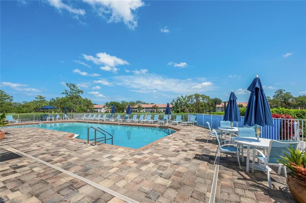 317 Harvard LN, NAPLES FL 34104-41