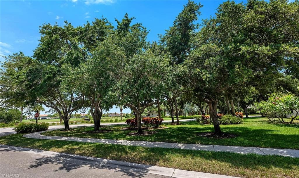 317 Harvard LN, NAPLES FL 34104-37