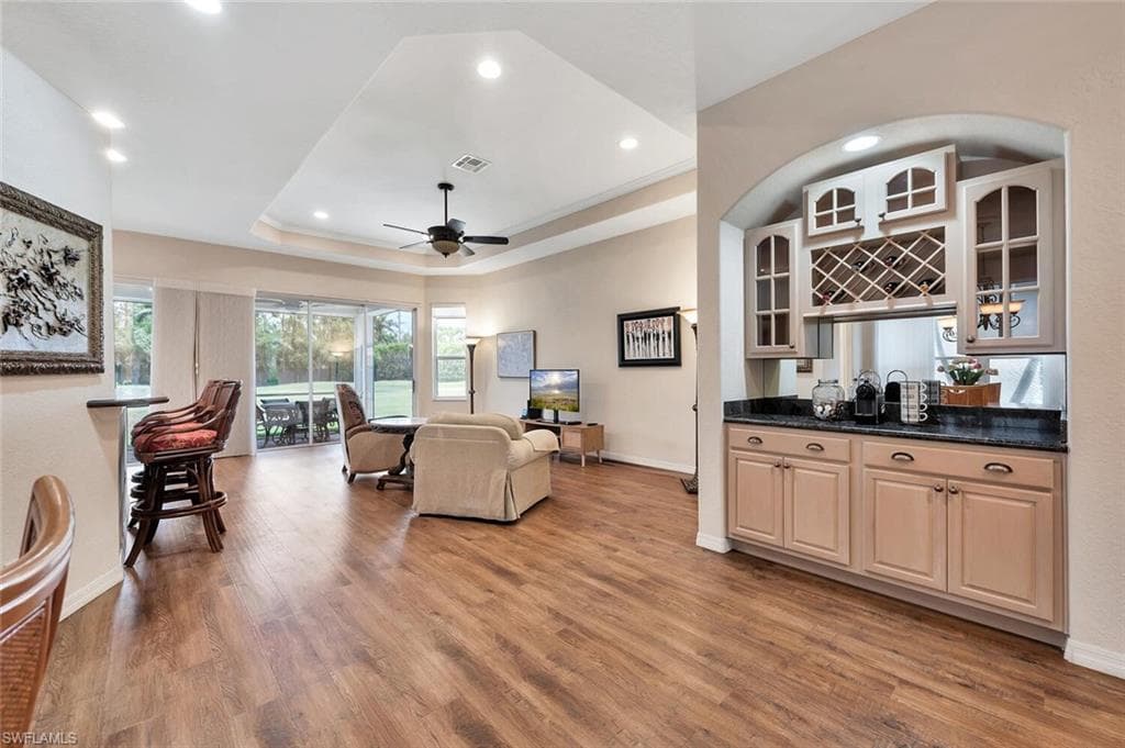 317 Harvard LN, NAPLES FL 34104-9