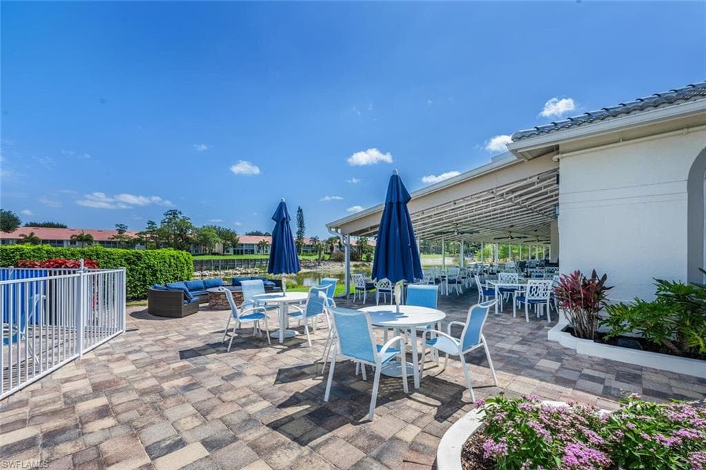 317 Harvard LN, NAPLES FL 34104-40