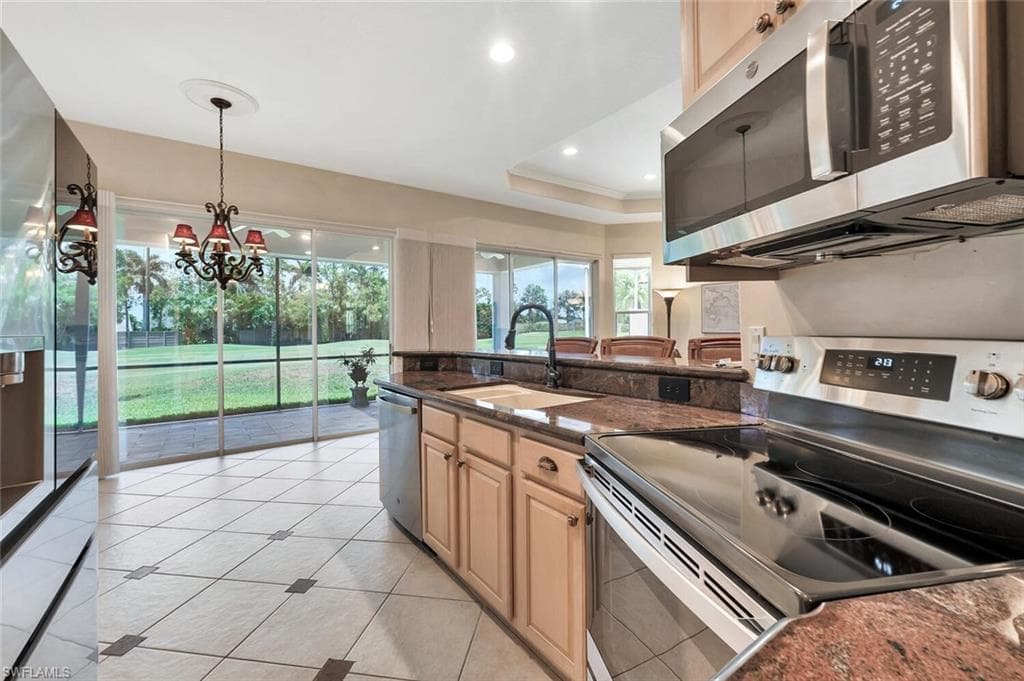317 Harvard LN, NAPLES FL 34104-14