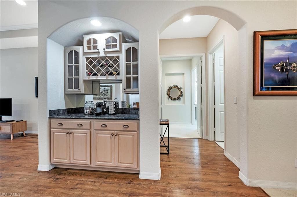317 Harvard LN, NAPLES FL 34104-10
