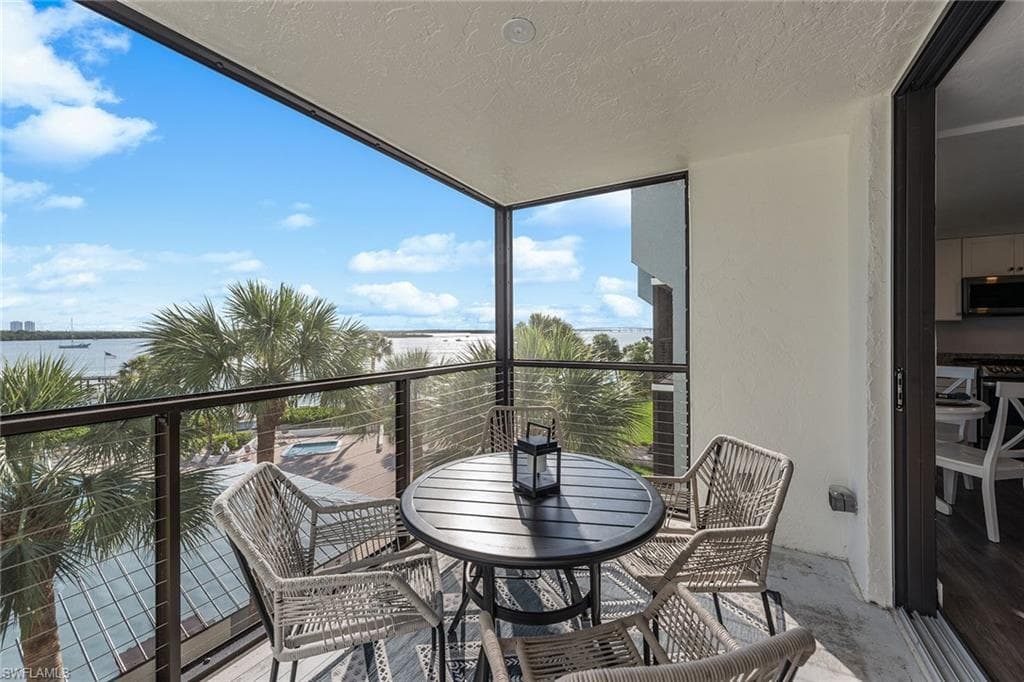 1085 Bald Eagle DR # E409, MARCO ISLAND FL 34145-1