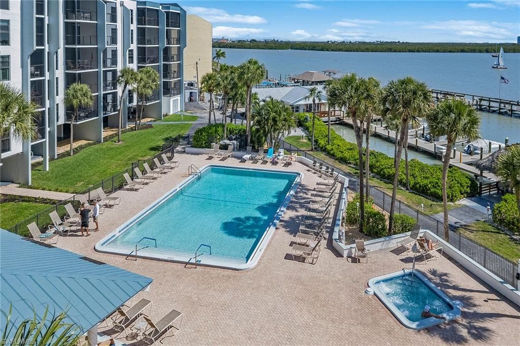 1085 Bald Eagle DR # E409, MARCO ISLAND FL 34145-14