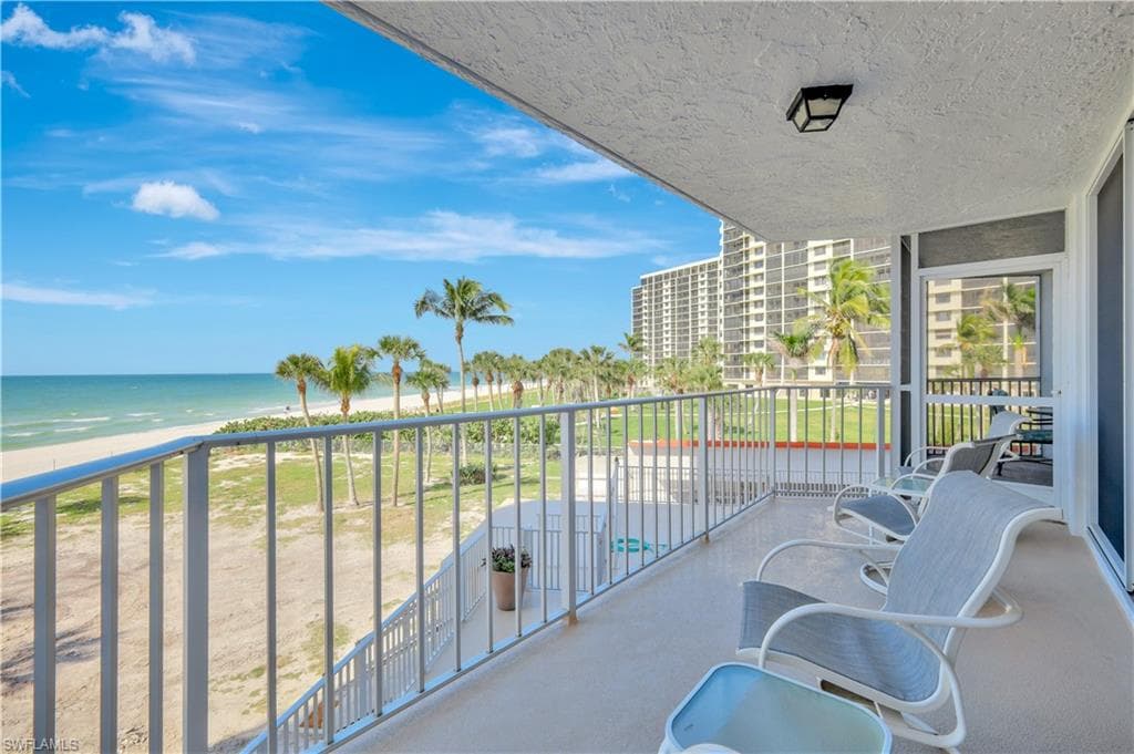 10701 Gulf Shore DR # 302, NAPLES FL 34108-18