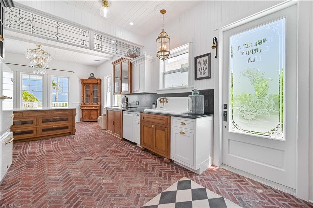 8241 Main ST, BOKEELIA FL 33922-26