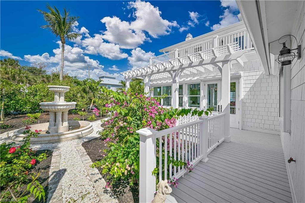 8241 Main ST, BOKEELIA FL 33922-9