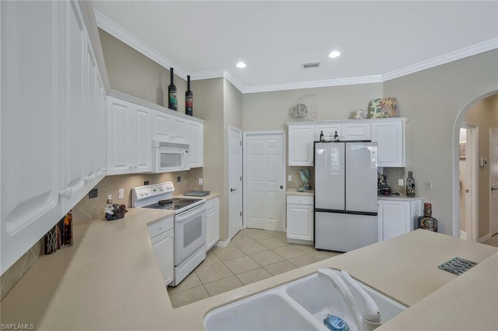 12732 Fox Ridge DR, BONITA SPRINGS FL 34135-7