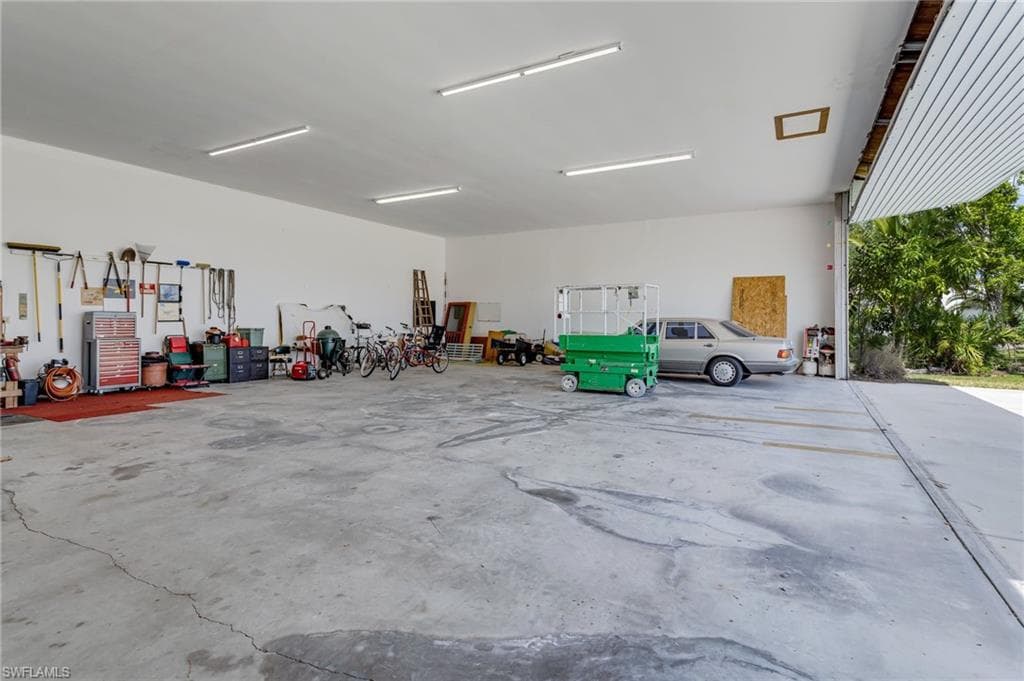 18631 Baseleg AVE, NORTH FORT MYERS FL 33917-26