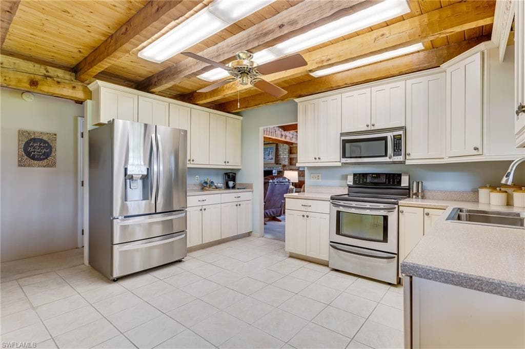 18631 Baseleg AVE, NORTH FORT MYERS FL 33917-15