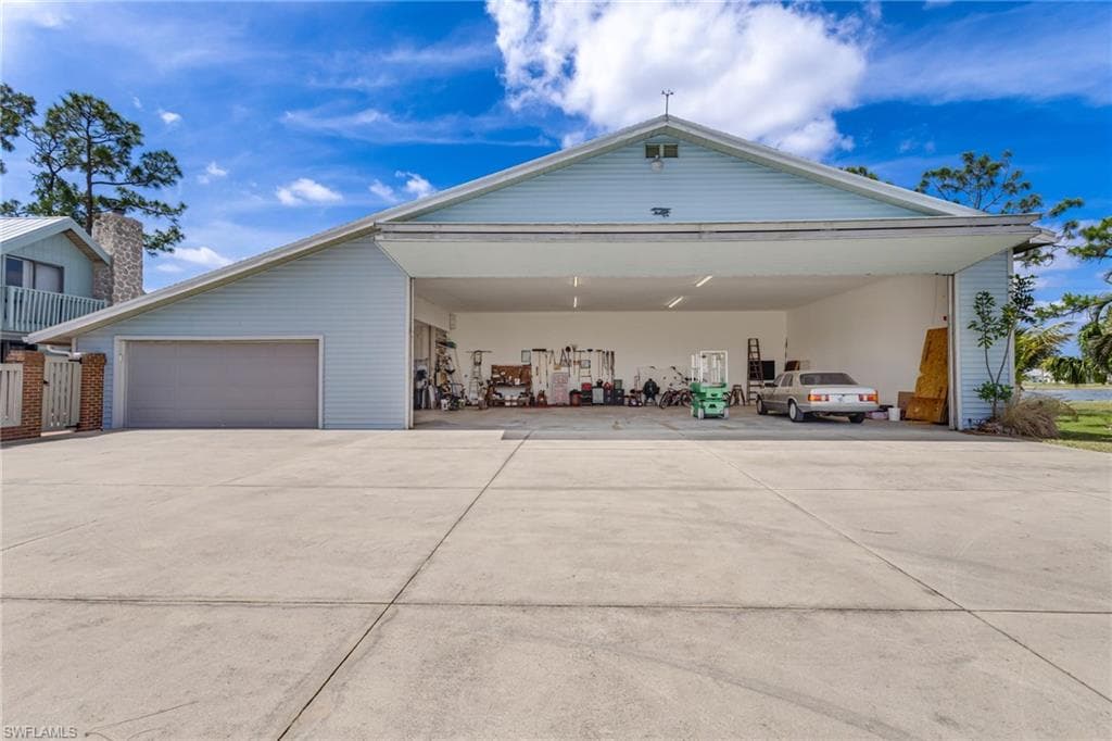 18631 Baseleg AVE, NORTH FORT MYERS FL 33917-25