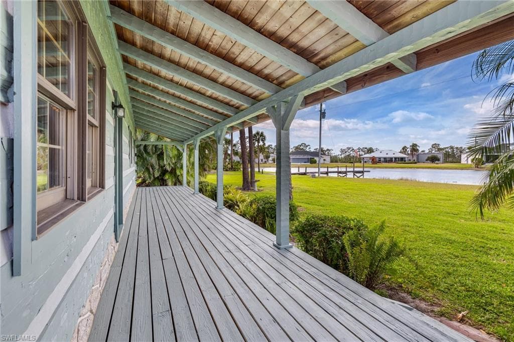 18631 Baseleg AVE, NORTH FORT MYERS FL 33917-2