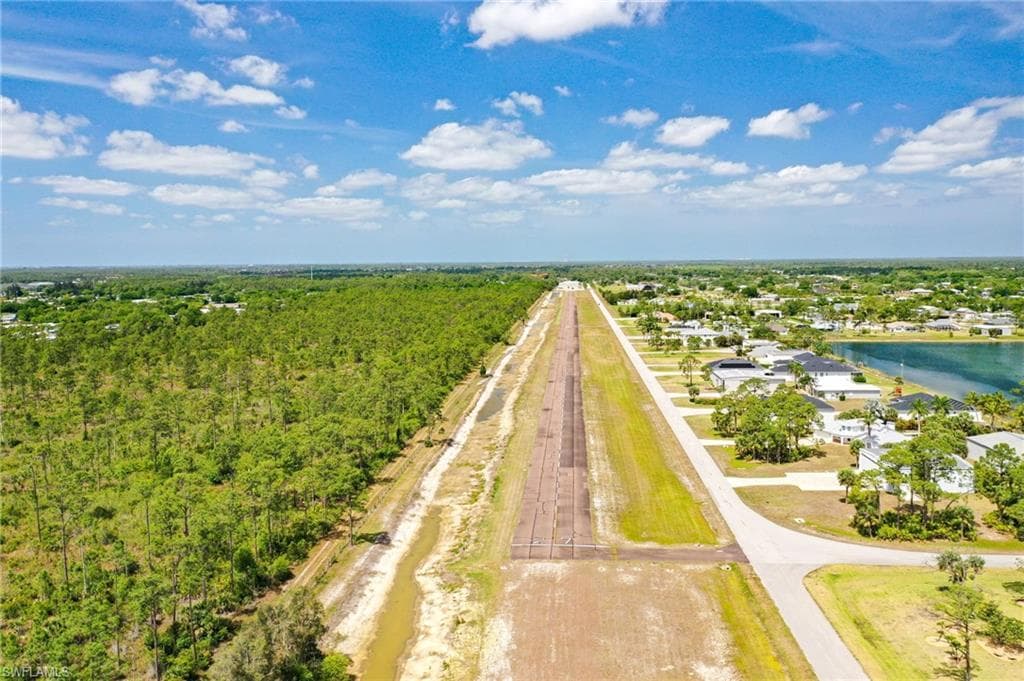 18631 Baseleg AVE, NORTH FORT MYERS FL 33917-32