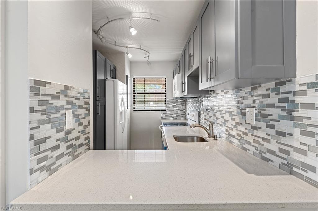 5323 Treetops DR # T203, NAPLES FL 34113-12