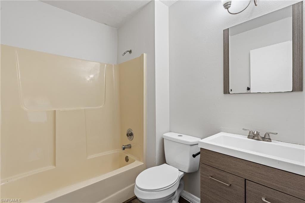 5323 Treetops DR # T203, NAPLES FL 34113-16