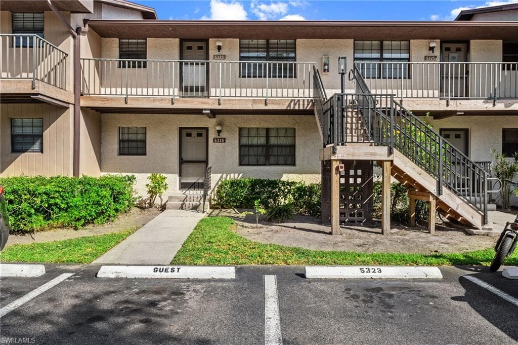 5323 Treetops DR # T203, NAPLES FL 34113-2