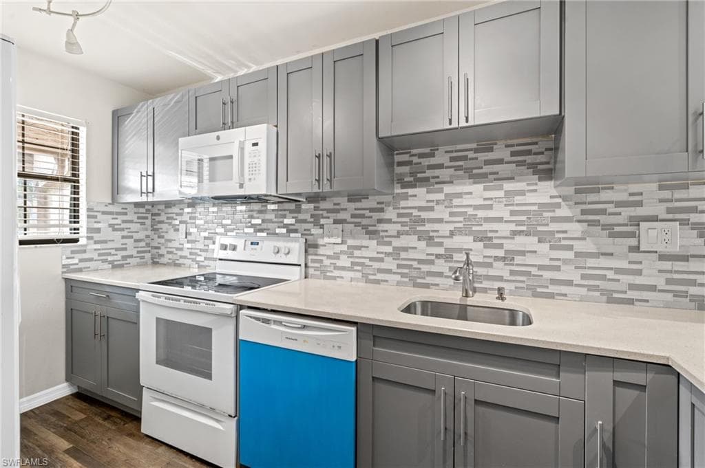 5323 Treetops DR # T203, NAPLES FL 34113-9