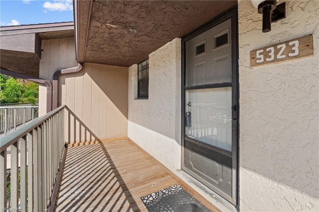 5323 Treetops DR # T203, NAPLES FL 34113-3