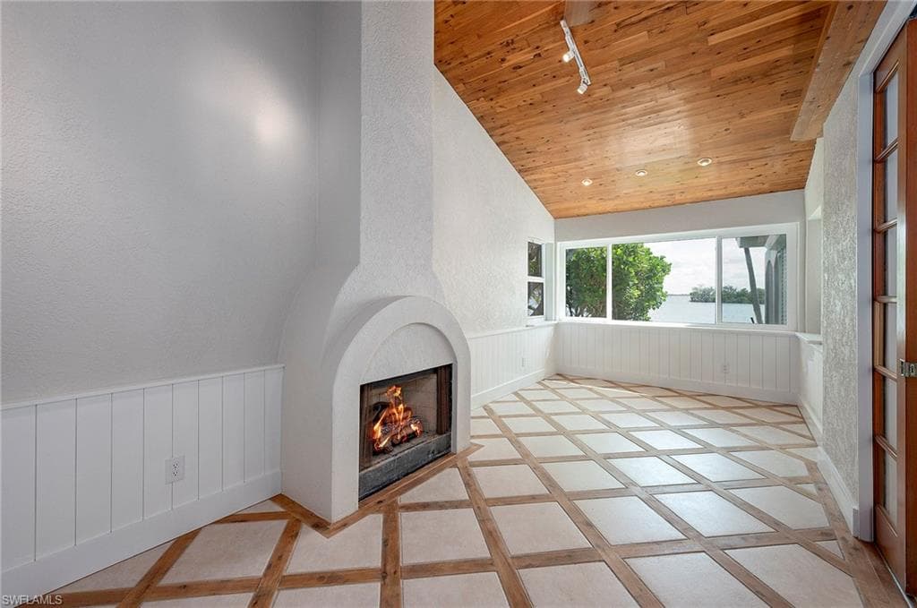 13 Bayview BLVD, FORT MYERS BEACH FL 33931-12