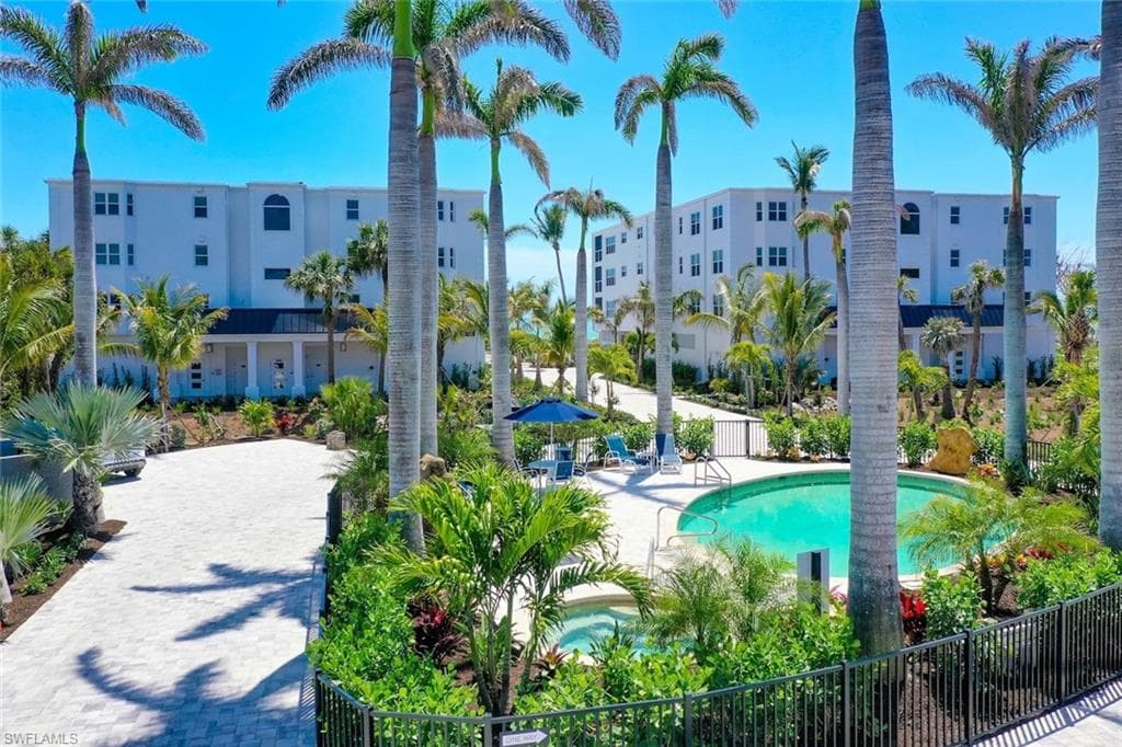 2549 W Gulf DR # 102, SANIBEL FL 33957-2