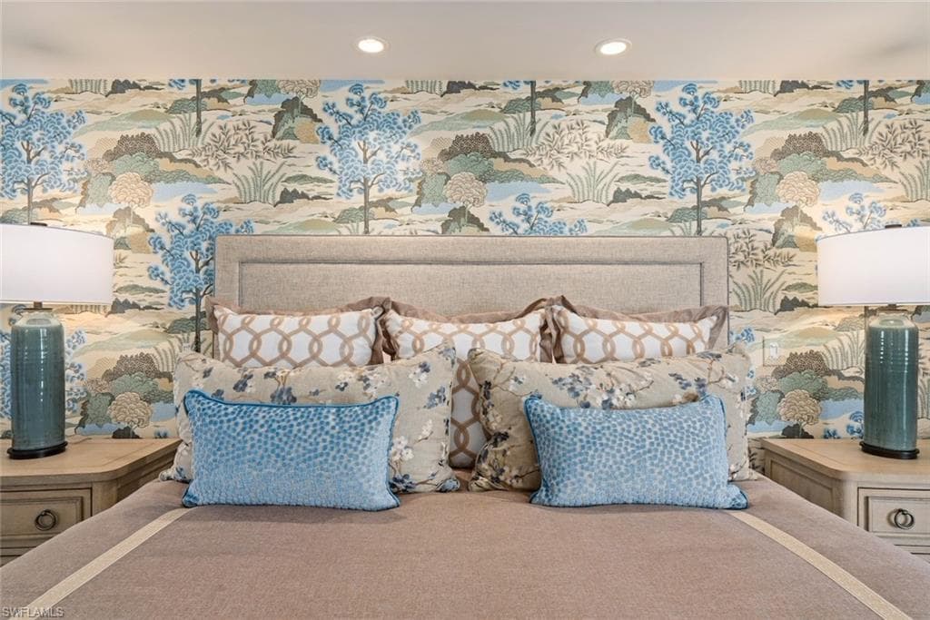 2549 W Gulf DR # 102, SANIBEL FL 33957-27