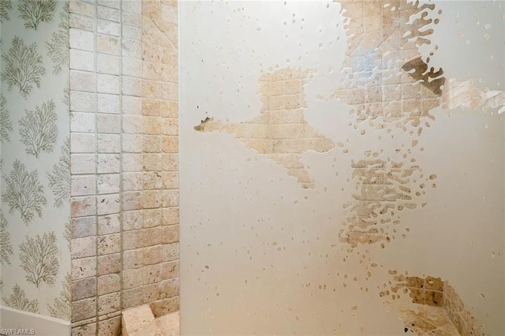 2549 W Gulf DR # 102, SANIBEL FL 33957-37