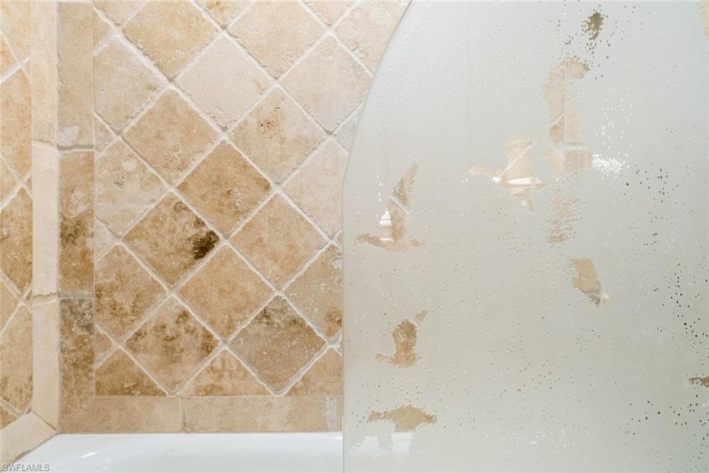 2549 W Gulf DR # 102, SANIBEL FL 33957-40
