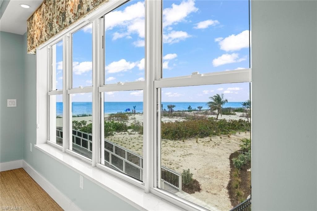 2549 W Gulf DR # 102, SANIBEL FL 33957-10