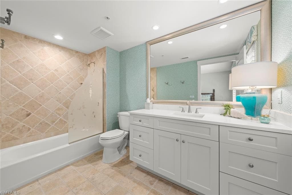 2549 W Gulf DR # 102, SANIBEL FL 33957-39