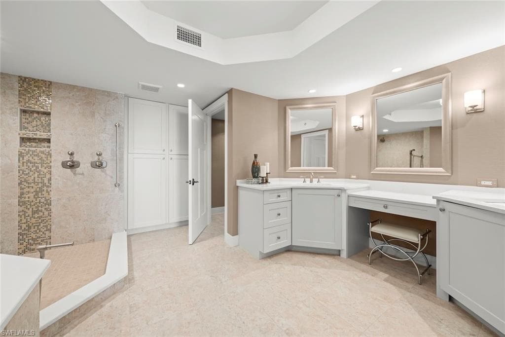 2549 W Gulf DR # 102, SANIBEL FL 33957-30
