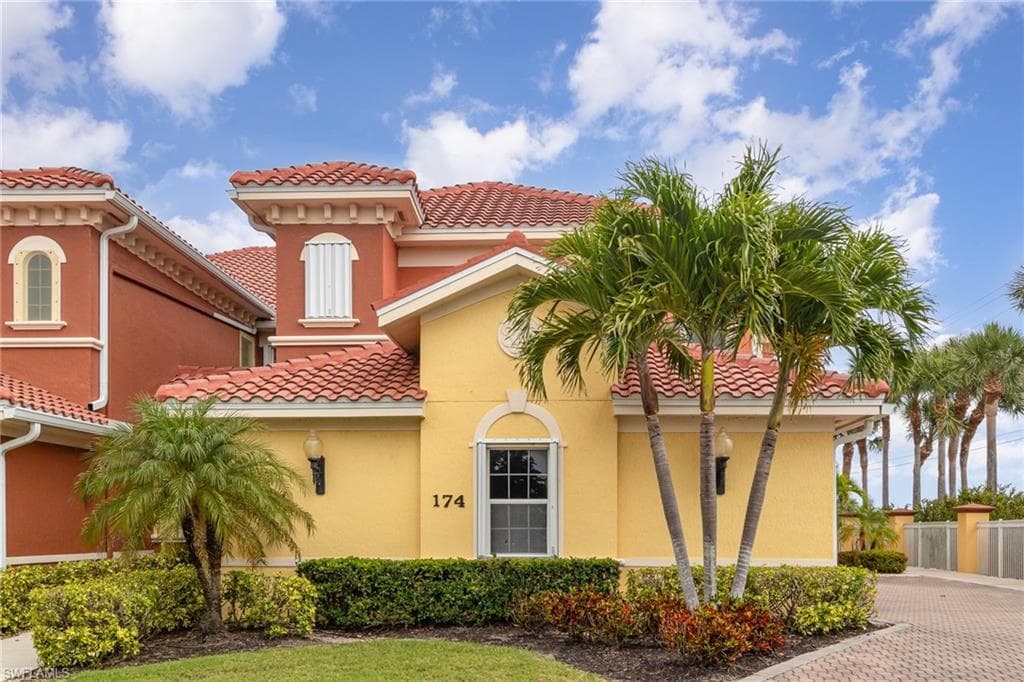174 Shadroe Cove CIR # 1002, CAPE CORAL FL 33991-2