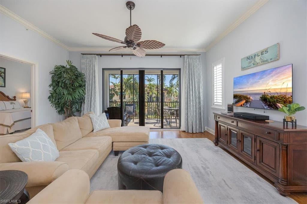 985 Sandpiper ST # 206, NAPLES FL 34102-10