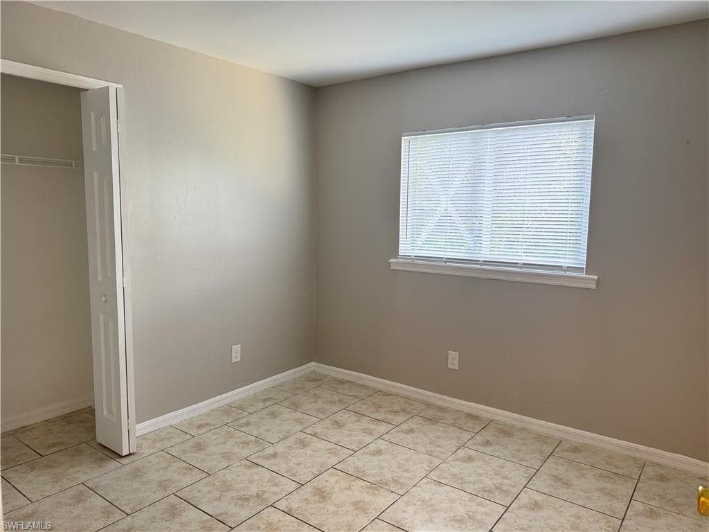 5031 Locke LN, LEHIGH ACRES FL 33973-14