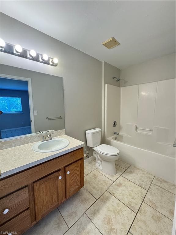 5031 Locke LN, LEHIGH ACRES FL 33973-18