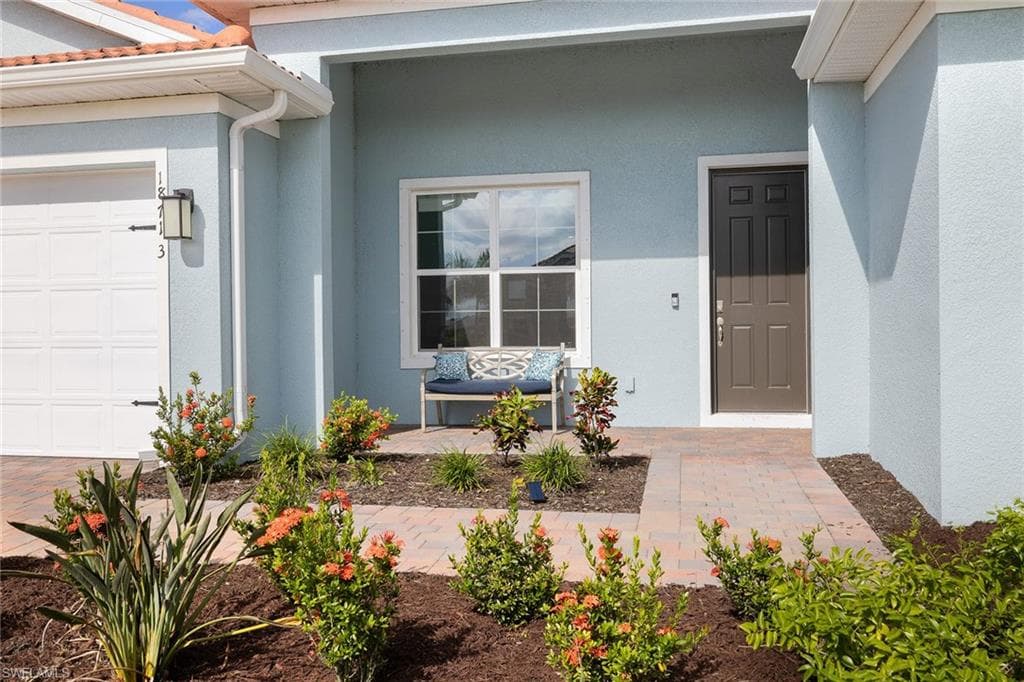 18713 Lake Hammock DR, NAPLES FL 34114-1