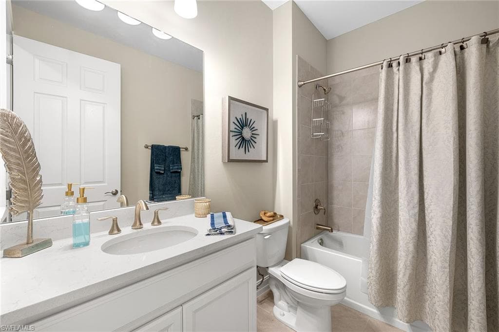 18713 Lake Hammock DR, NAPLES FL 34114-18