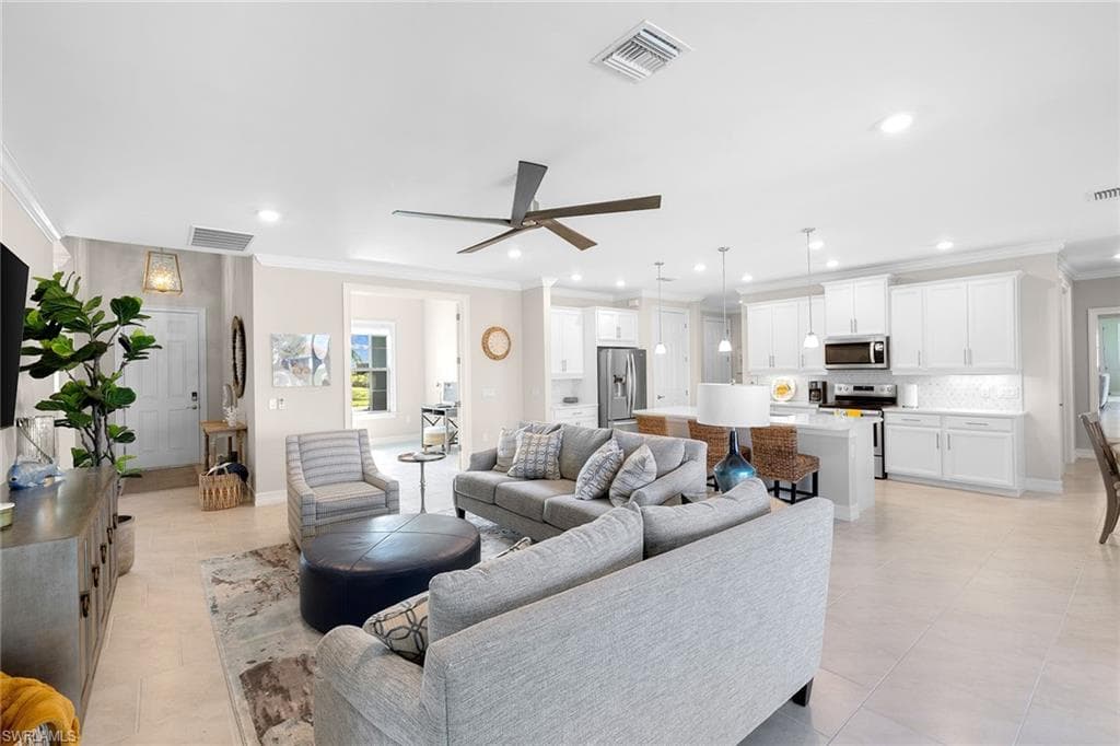 18713 Lake Hammock DR, NAPLES FL 34114-3