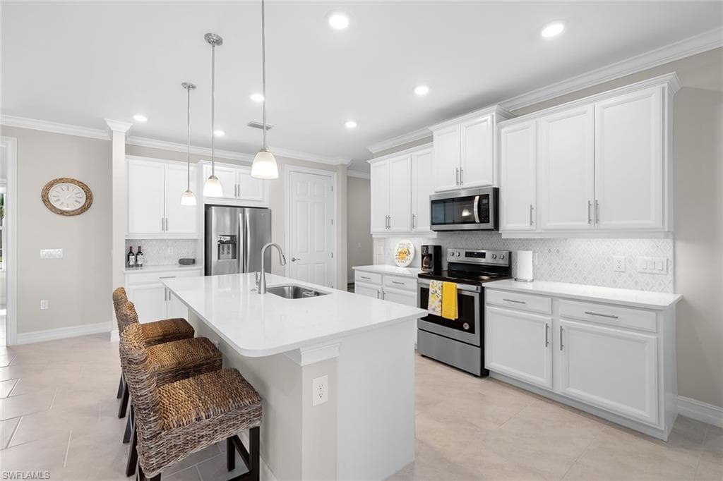 18713 Lake Hammock DR, NAPLES FL 34114-7