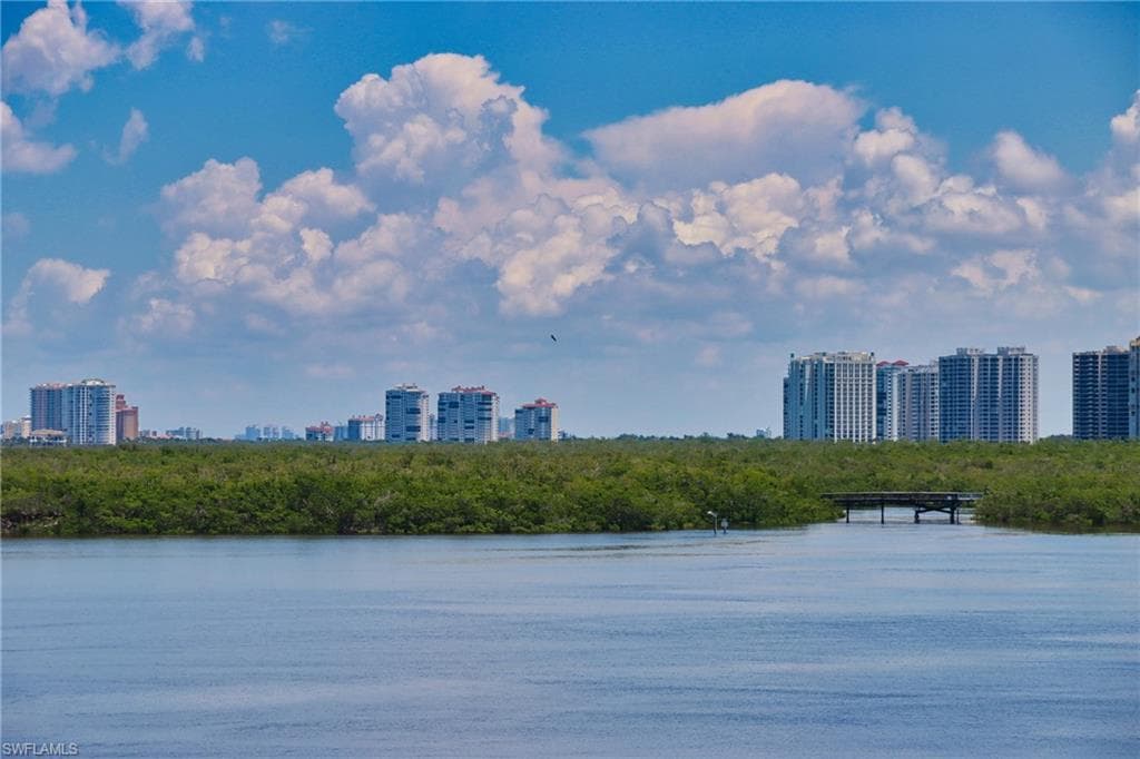 60 Seagate DR # 402, NAPLES FL 34103-1