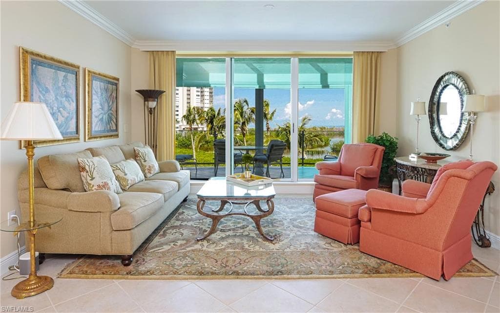 60 Seagate DR # 402, NAPLES FL 34103-3