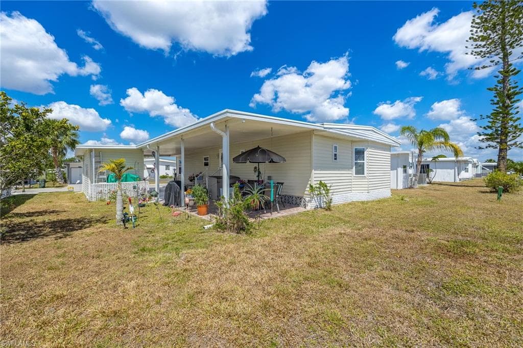 273 Boros DR, NORTH FORT MYERS FL 33903-31